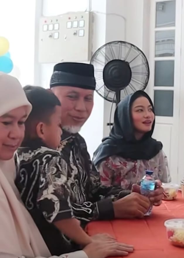 Bupati Dharmasraya Annisa Suci Ramadhani bersama Gubernur Sumbar Mahyeldi